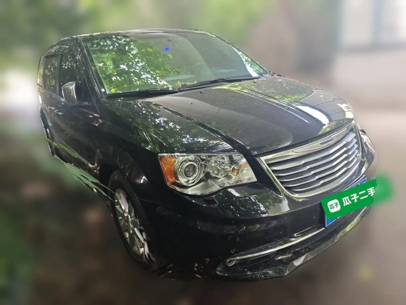 Used Chrysler Grand Voyager 2014 3.6L Comfort Edition — миниатюра 3