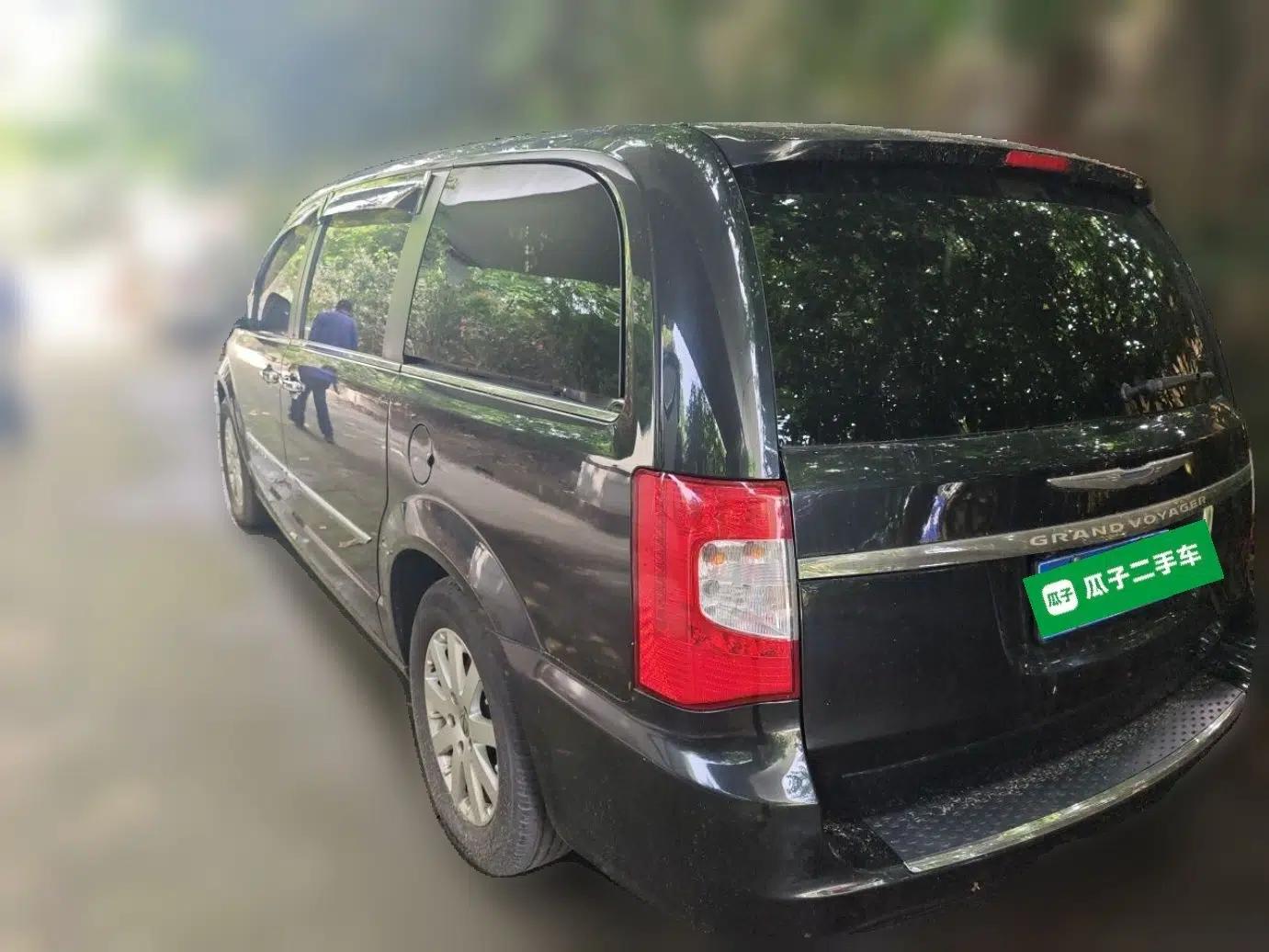 Used Chrysler Grand Voyager 2014 3.6L Comfort Edition — миниатюра 4