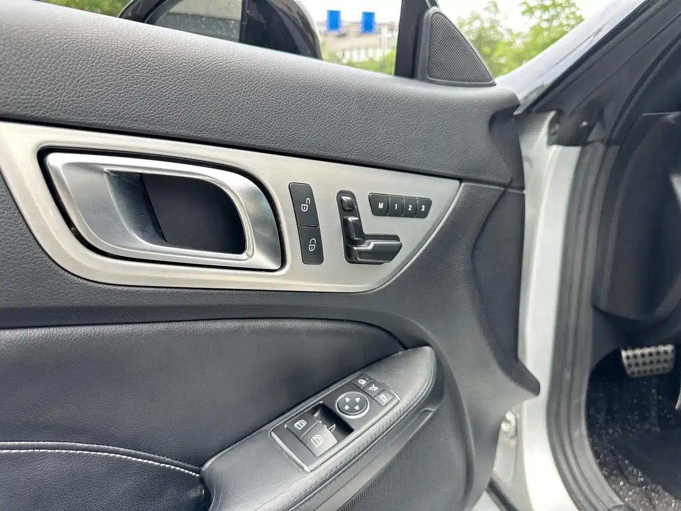 Mercedes-Benz SLK-Class 2011 SLK 200 Fashion Edition — миниатюра 10