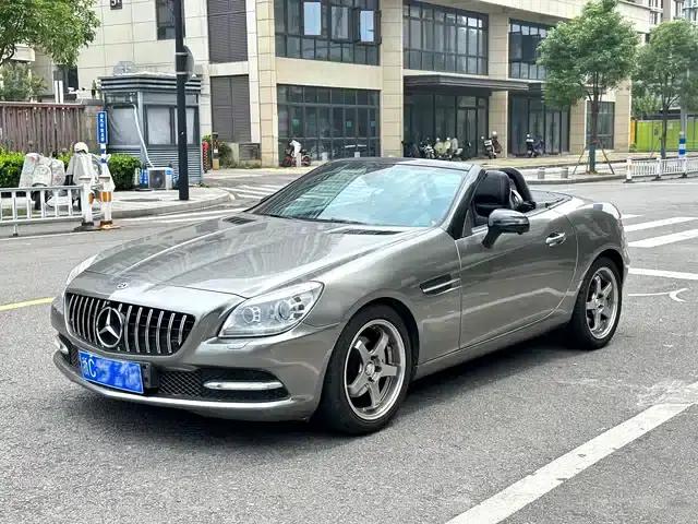 Mercedes-Benz SLK-Class 2011 SLK 200 Fashion Edition