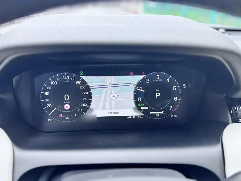 Used Land Rover Discovery Sport New Energy 2021 P300e Performance Tech Edition — миниатюра 11