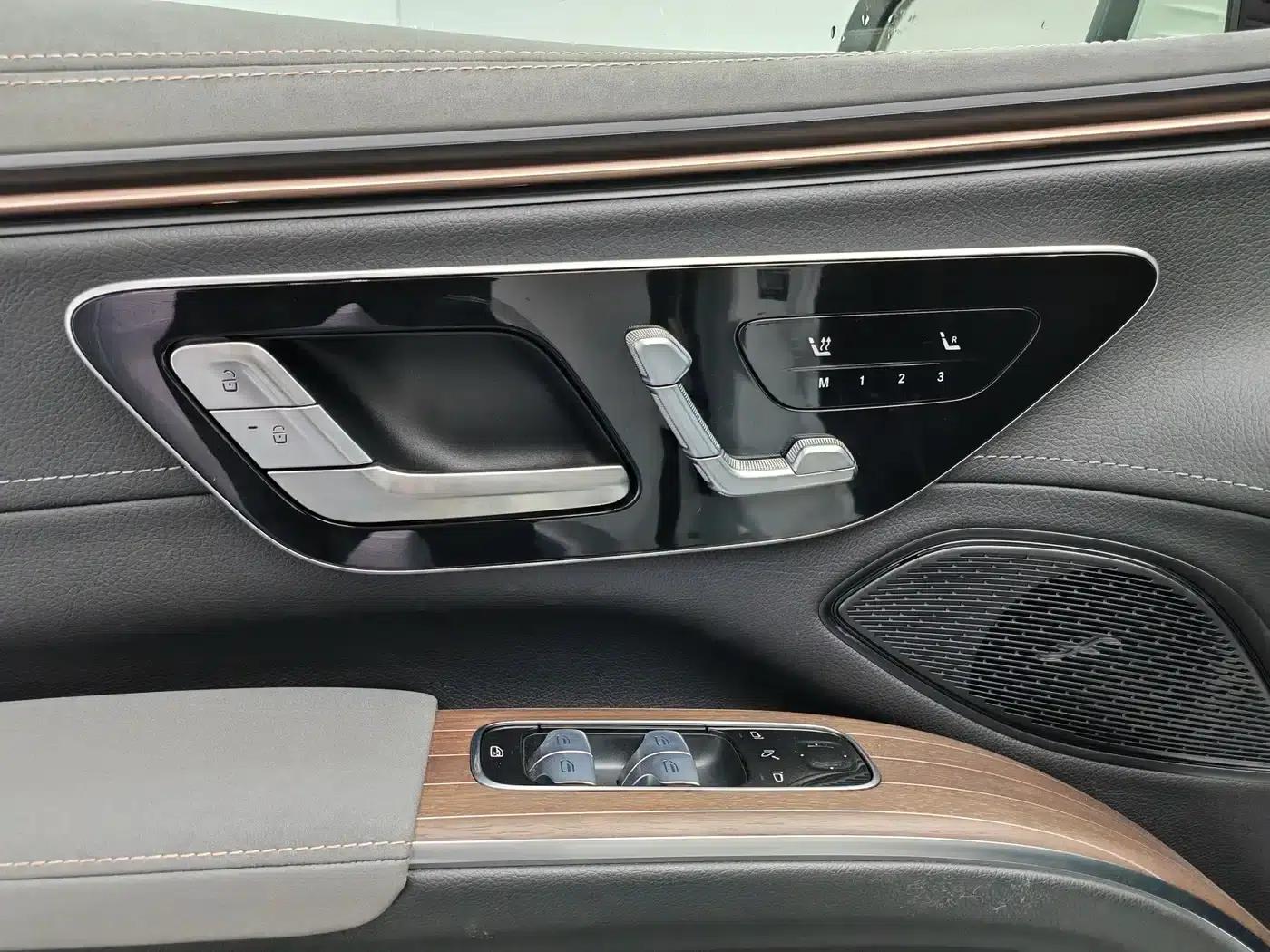 Mercedes-Benz EQS SUV 2023 450 4MATIC Pioneer Edition — миниатюра 16