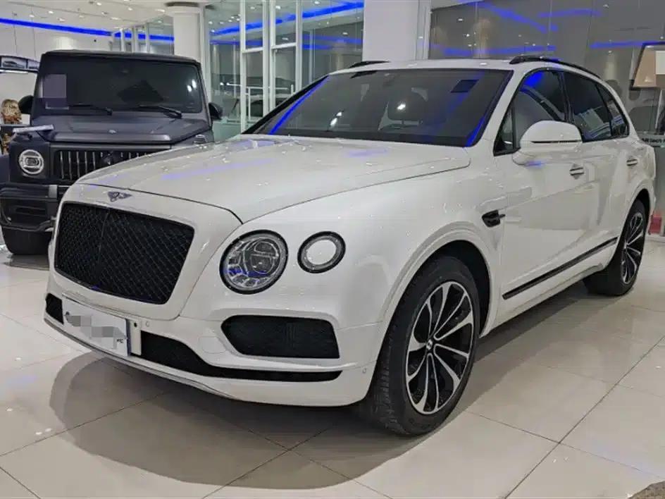 Bentayga Plug-in Hybrid 2019 3.0T PHEV — миниатюра 1