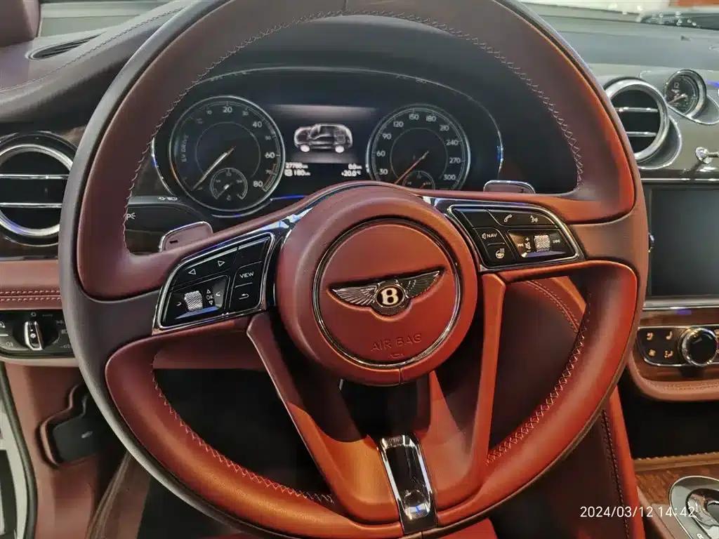 Bentayga Plug-in Hybrid 2019 3.0T PHEV — миниатюра 7