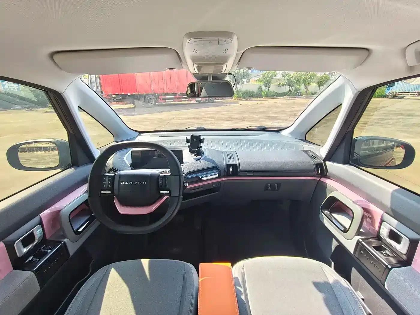 Baojun E300 2020 Plus Interstellar Intelligent Driving Edition — миниатюра 12