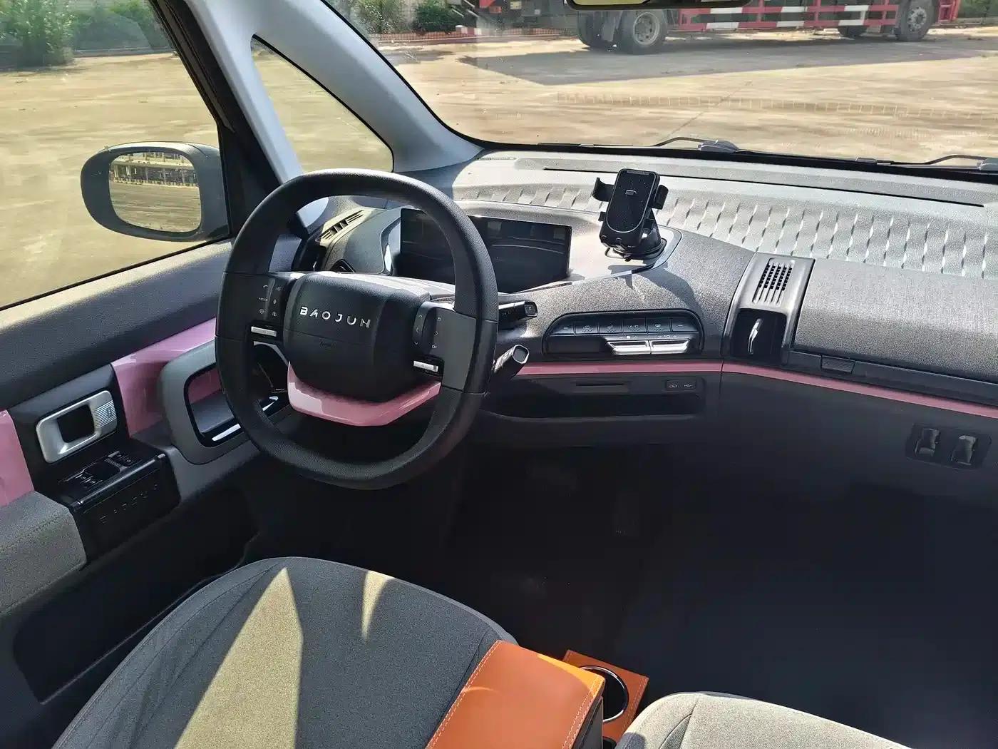 Baojun E300 2020 Plus Interstellar Intelligent Driving Edition — миниатюра 13
