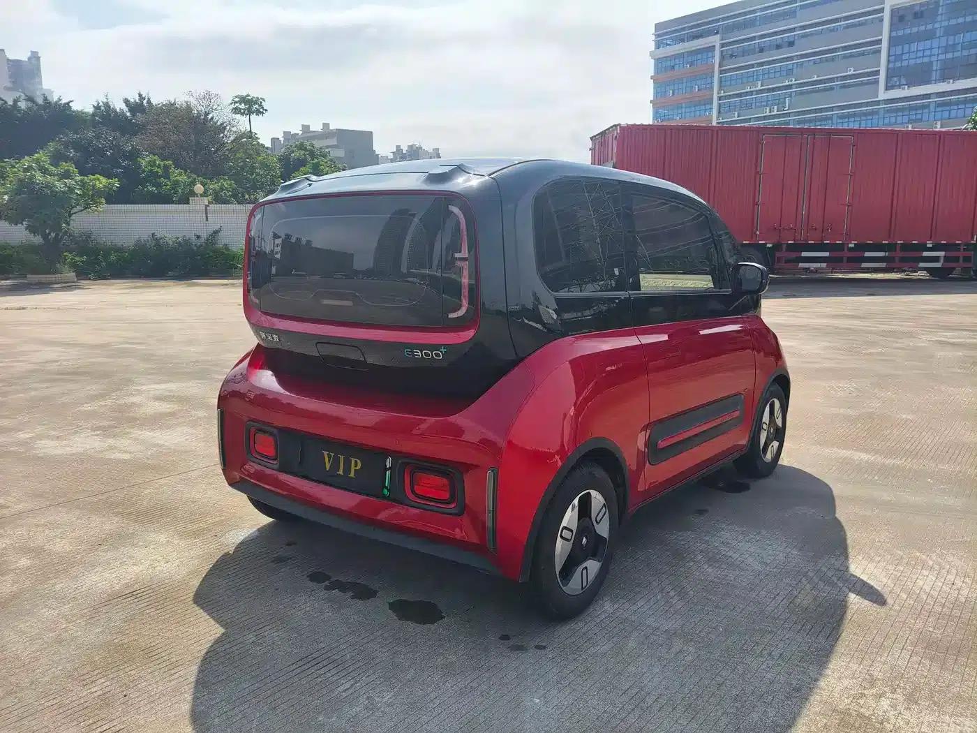 Baojun E300 2020 Plus Interstellar Intelligent Driving Edition — миниатюра 6