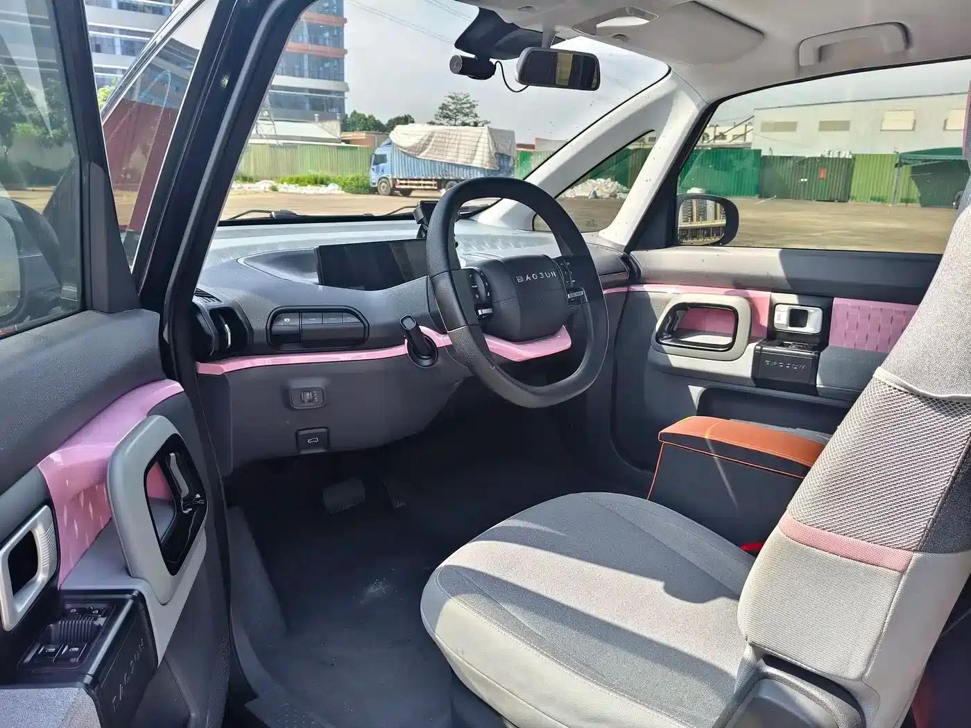 Baojun E300 2020 Plus Interstellar Intelligent Driving Edition — миниатюра 8