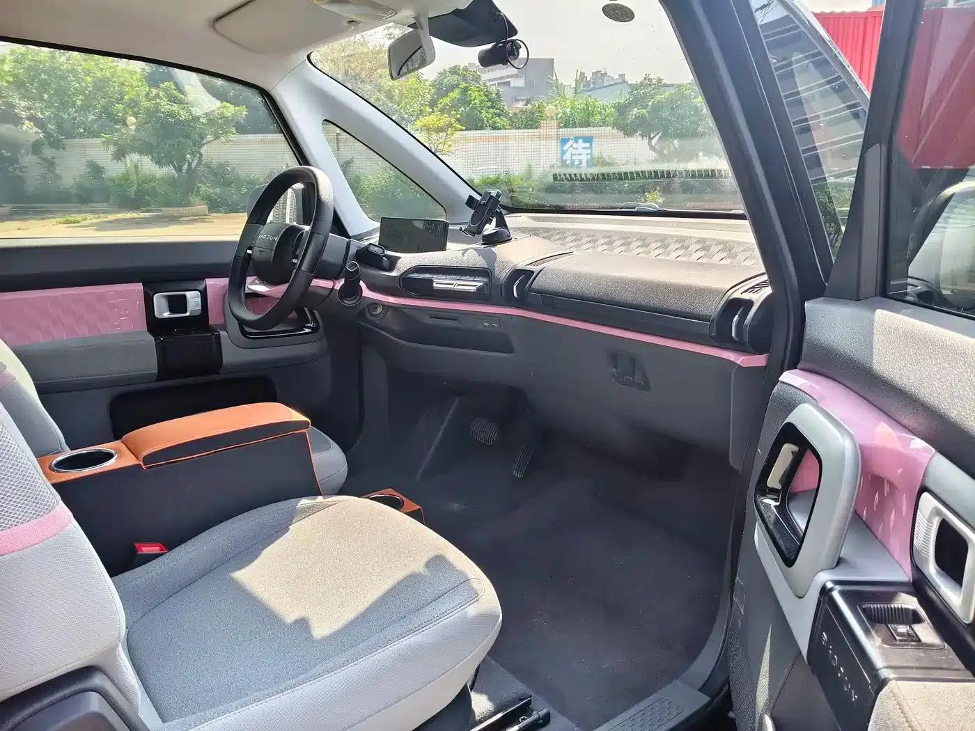 Baojun E300 2020 Plus Interstellar Intelligent Driving Edition — миниатюра 9