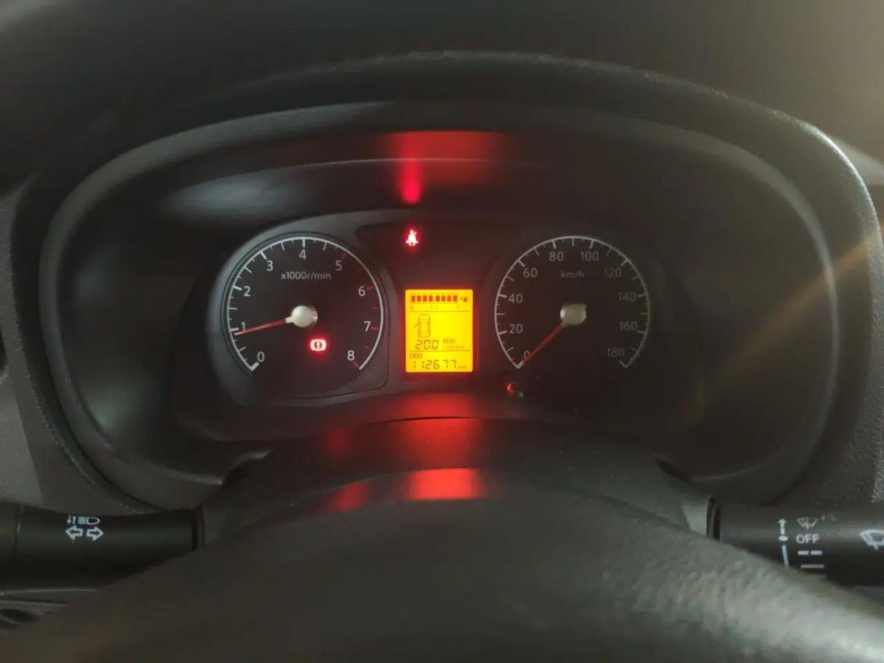 Used Venucia R30 2016 1.2L Manual Enjoyment Edition — миниатюра 11