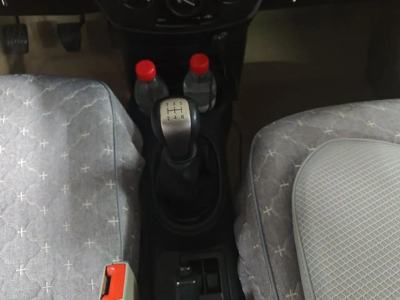 Used Venucia R30 2016 1.2L Manual Enjoyment Edition — миниатюра 14