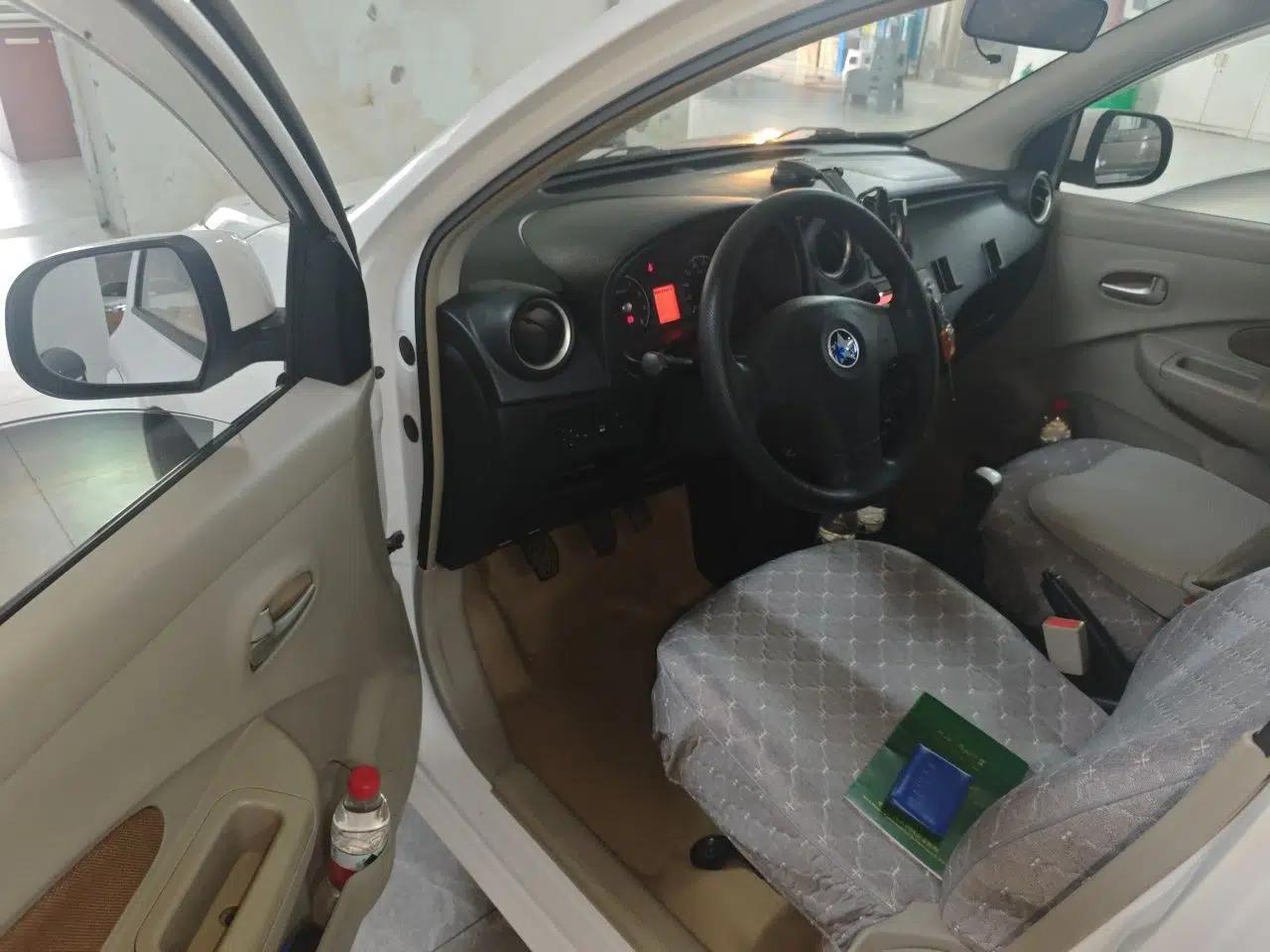 Used Venucia R30 2016 1.2L Manual Enjoyment Edition — миниатюра 16