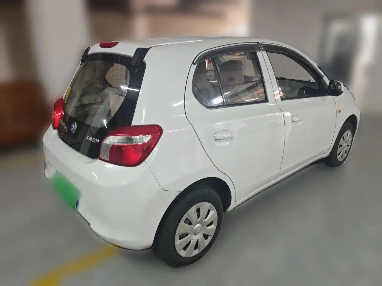 Used Venucia R30 2016 1.2L Manual Enjoyment Edition — миниатюра 6