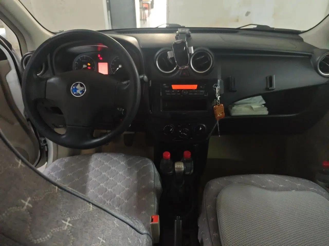 Used Venucia R30 2016 1.2L Manual Enjoyment Edition — миниатюра 9