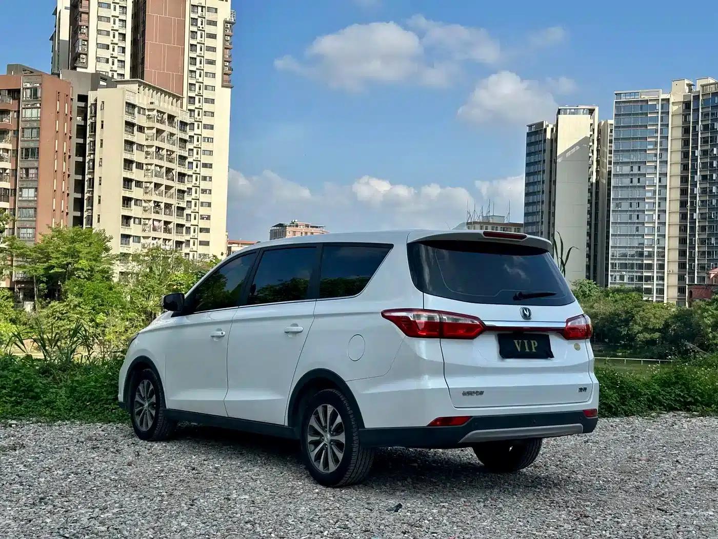 Lingxuan 2017 1.6L Manual Happiness Edition — миниатюра 4