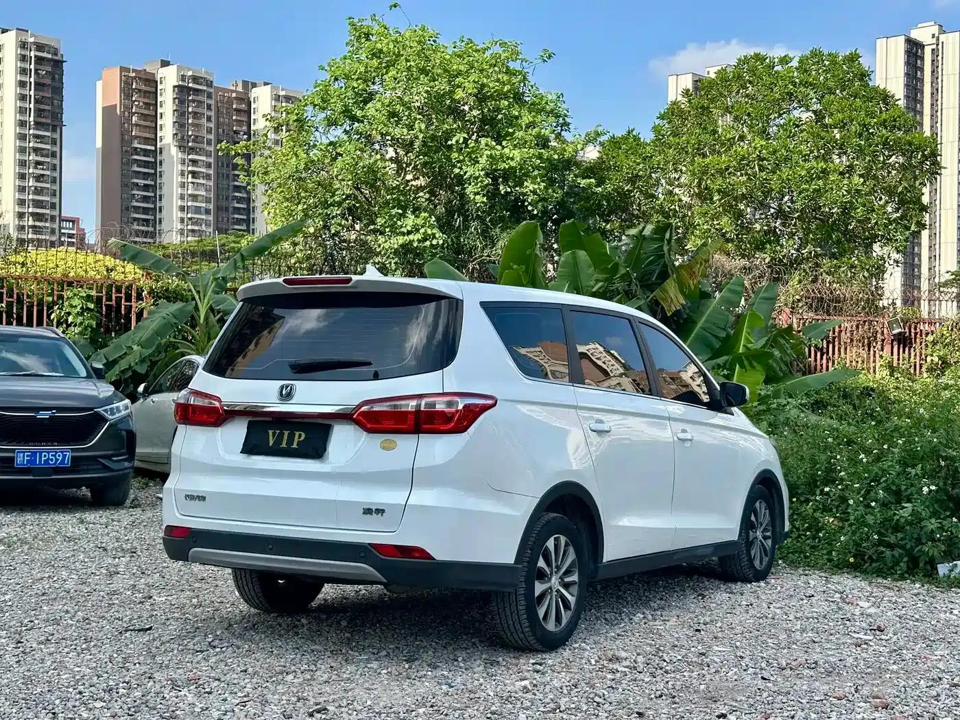 Lingxuan 2017 1.6L Manual Happiness Edition — миниатюра 5