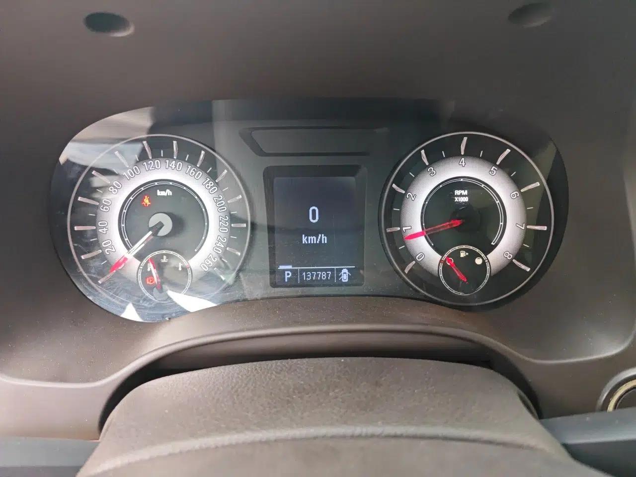 Used Roewe 950 2012 2.4L Luxury Edition — миниатюра 11