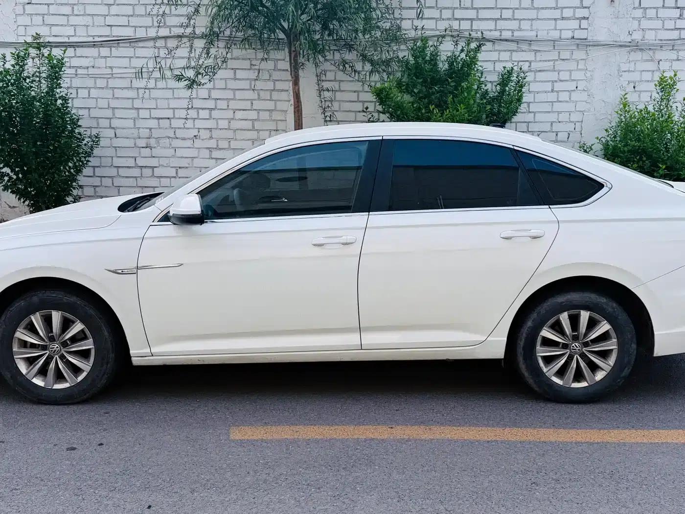 2019 Volkswagen Lavida EV Premium Edition — миниатюра 4