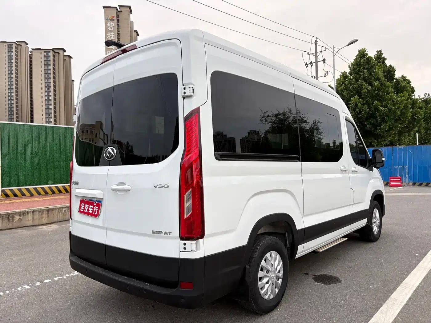 Xintu V90 2021 2.0T Automatic Smart King Rear-Wheel Drive Single Tire Long Wheelbase High Roof 7 Seats — миниатюра 4