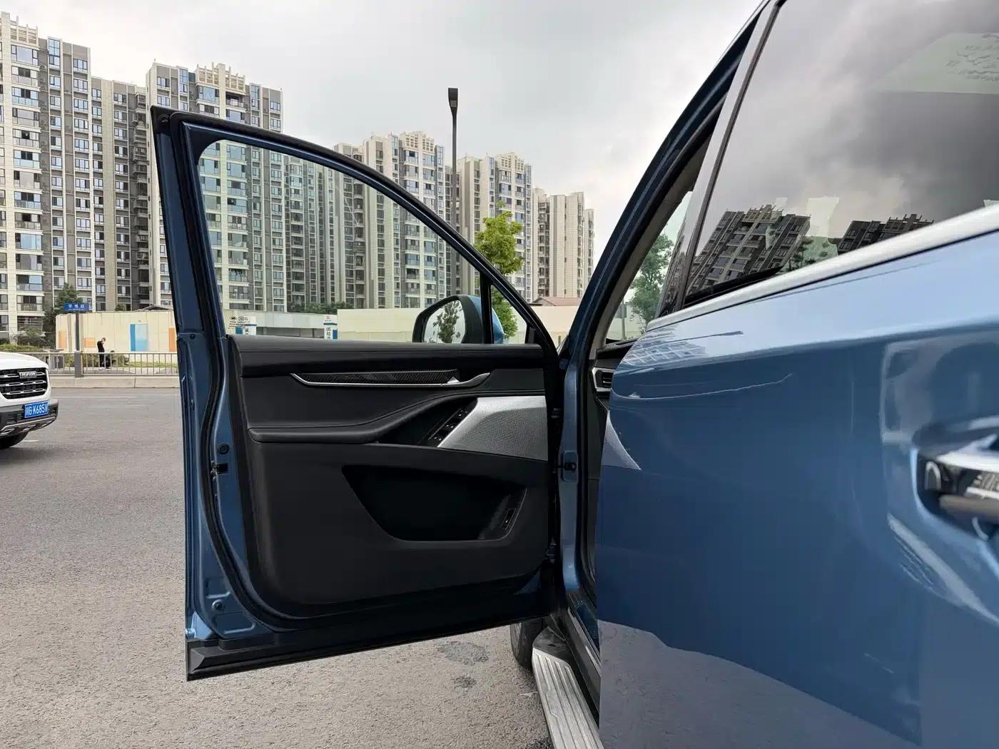 SAIC MAXUS D90 2017 2.0T Automatic 4WD Sirius — миниатюра 4