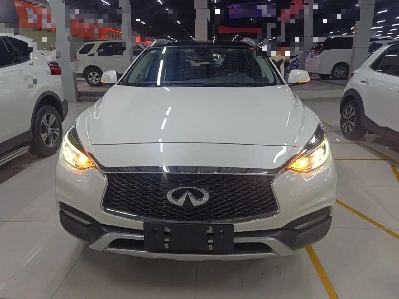 Used Infiniti QX30 2018 1.6T Two-Wheel Drive Sport Edition — миниатюра 2