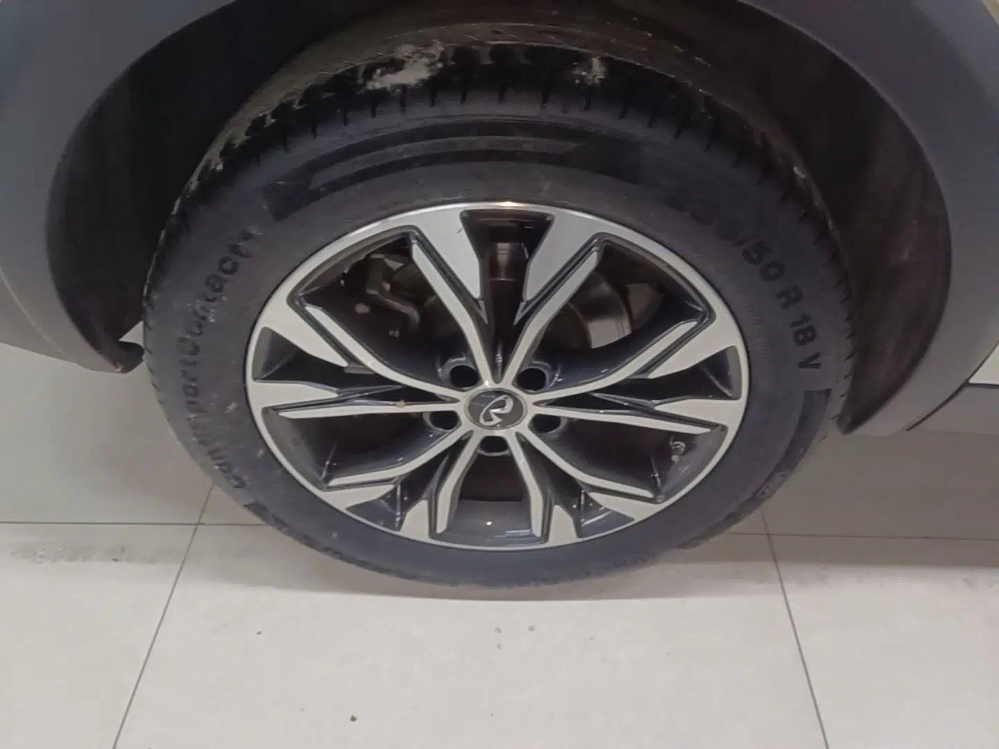 Used Infiniti QX30 2018 1.6T Two-Wheel Drive Sport Edition — миниатюра 11