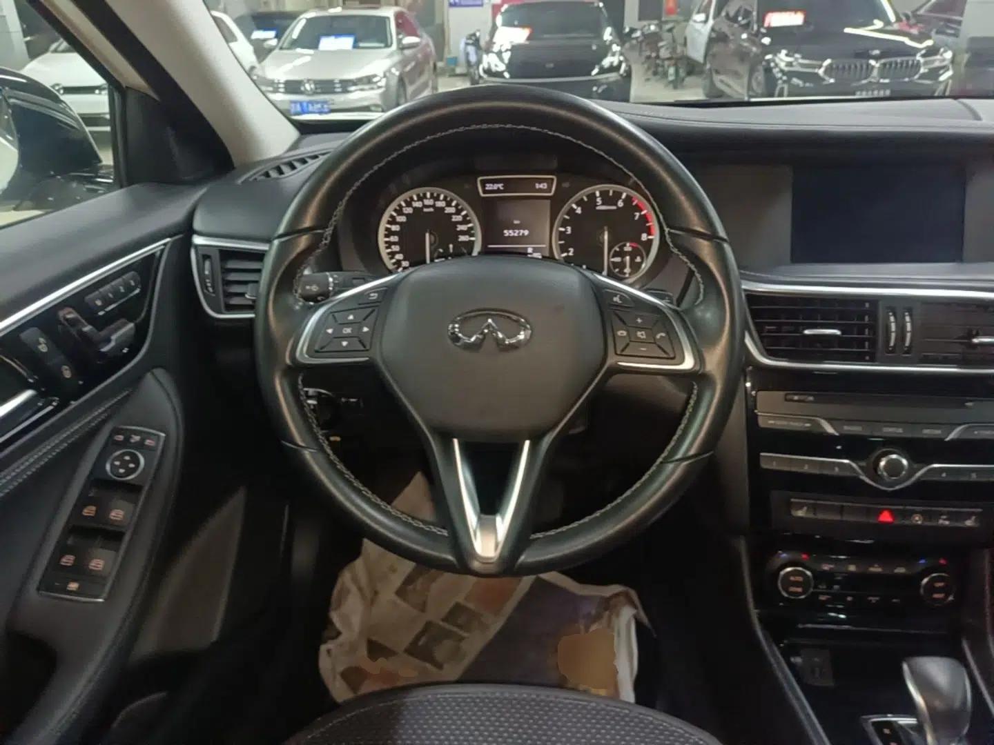 Used Infiniti QX30 2018 1.6T Two-Wheel Drive Sport Edition — миниатюра 18