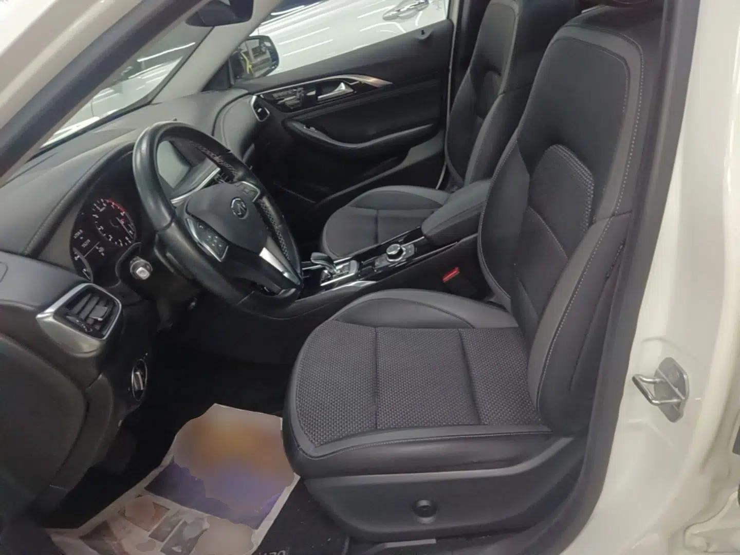 Used Infiniti QX30 2018 1.6T Two-Wheel Drive Sport Edition — миниатюра 22