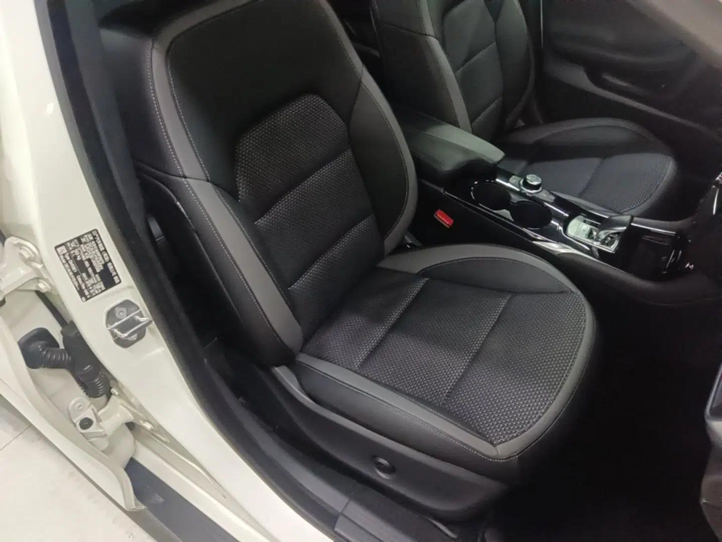 Used Infiniti QX30 2018 1.6T Two-Wheel Drive Sport Edition — миниатюра 24