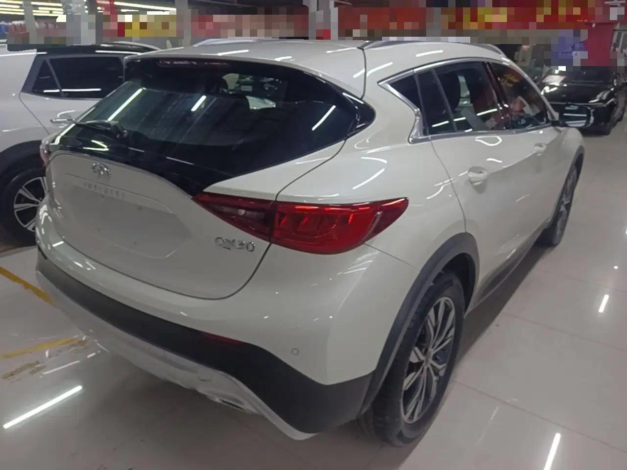 Used Infiniti QX30 2018 1.6T Two-Wheel Drive Sport Edition — миниатюра 6