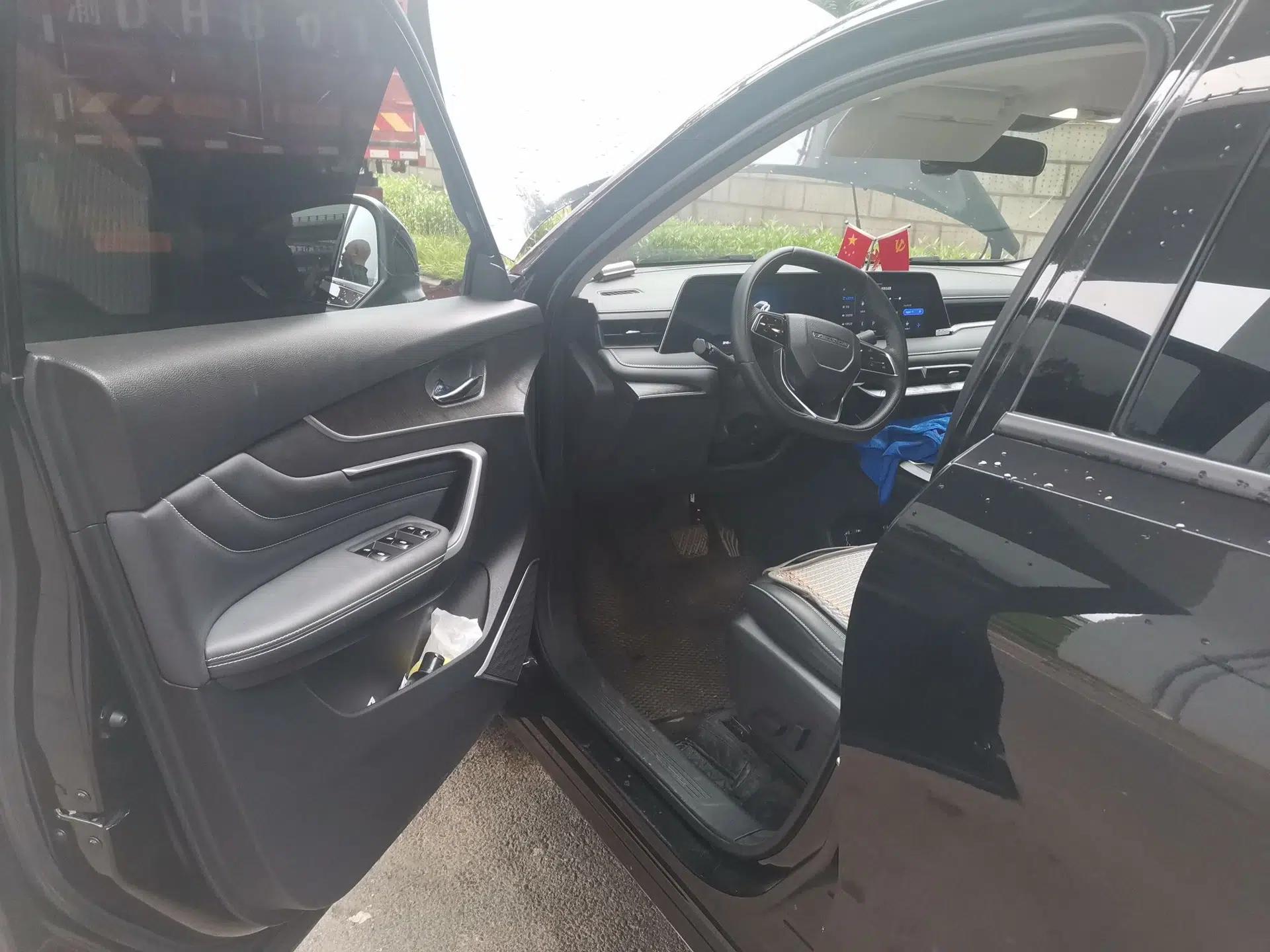 Used Venucia V DD-i 2023 110 km iE Version — миниатюра 16
