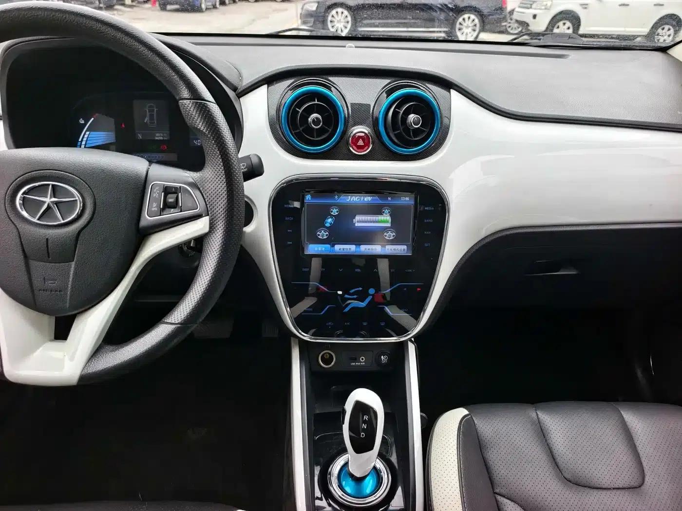 JAC iEV 2015 iEV5 — миниатюра 13