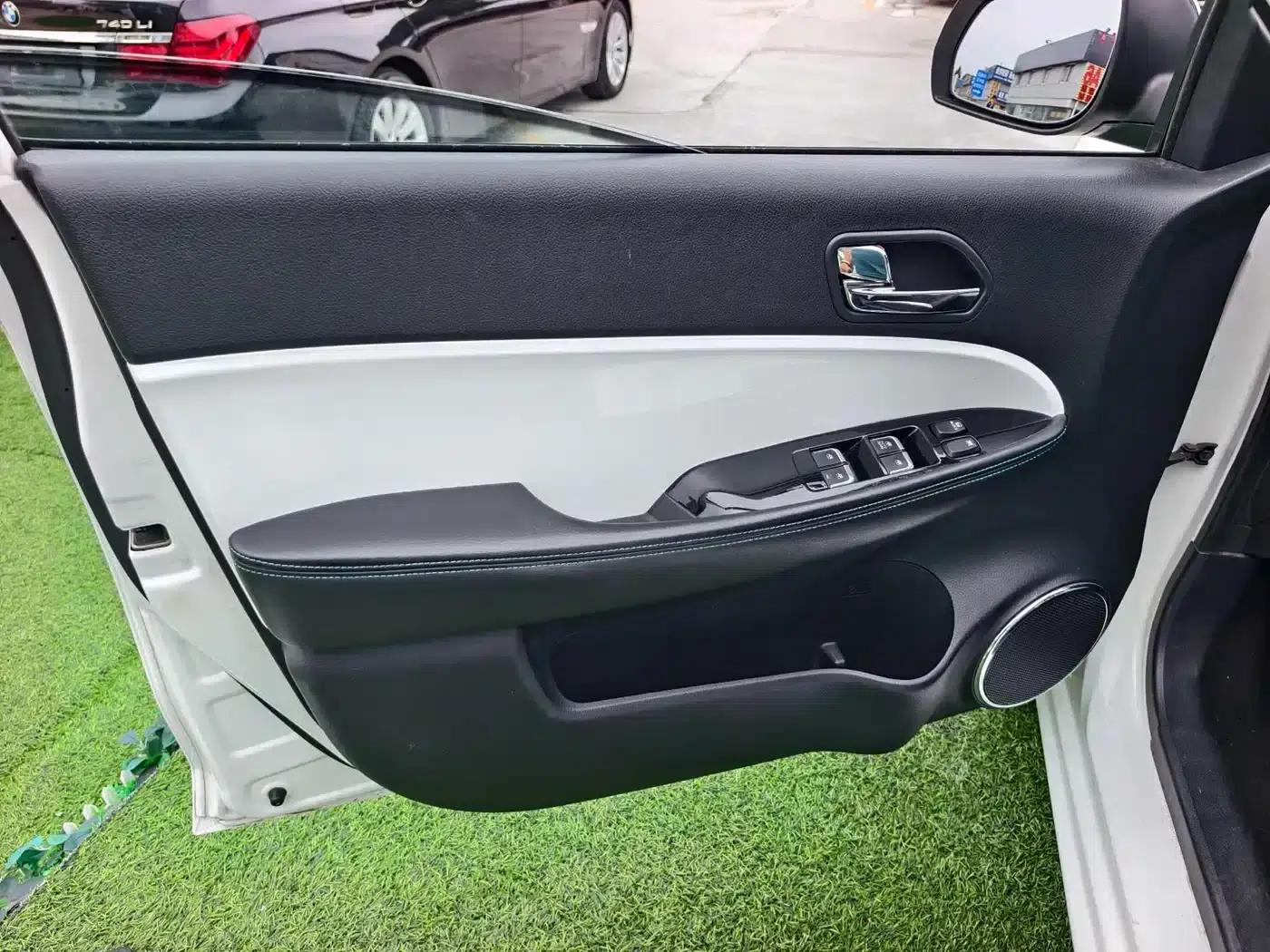 JAC iEV 2015 iEV5 — миниатюра 8