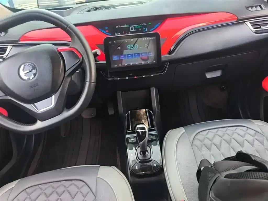 Yizhi EV3 2019 Cool Run Edition — миниатюра 13