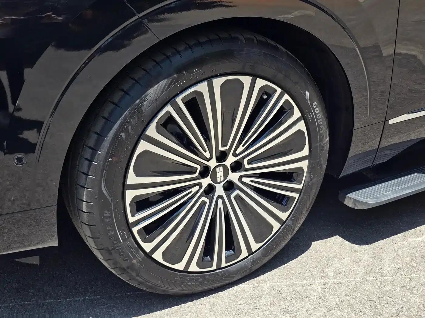 Galaxy M9 2025 210km/h AWD Navigator Edition — миниатюра 7