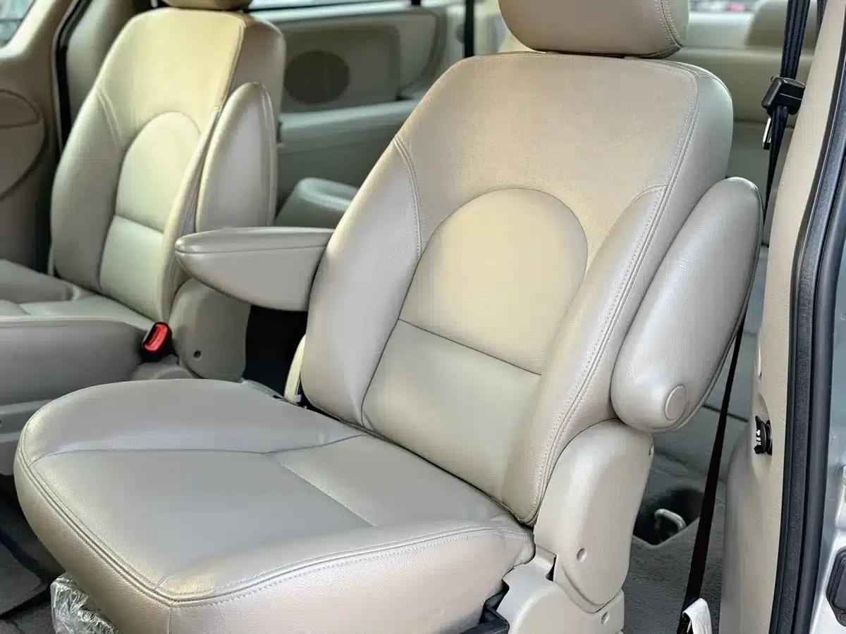 2012 Grand Voyager 3.0L Classic Edition — миниатюра 14