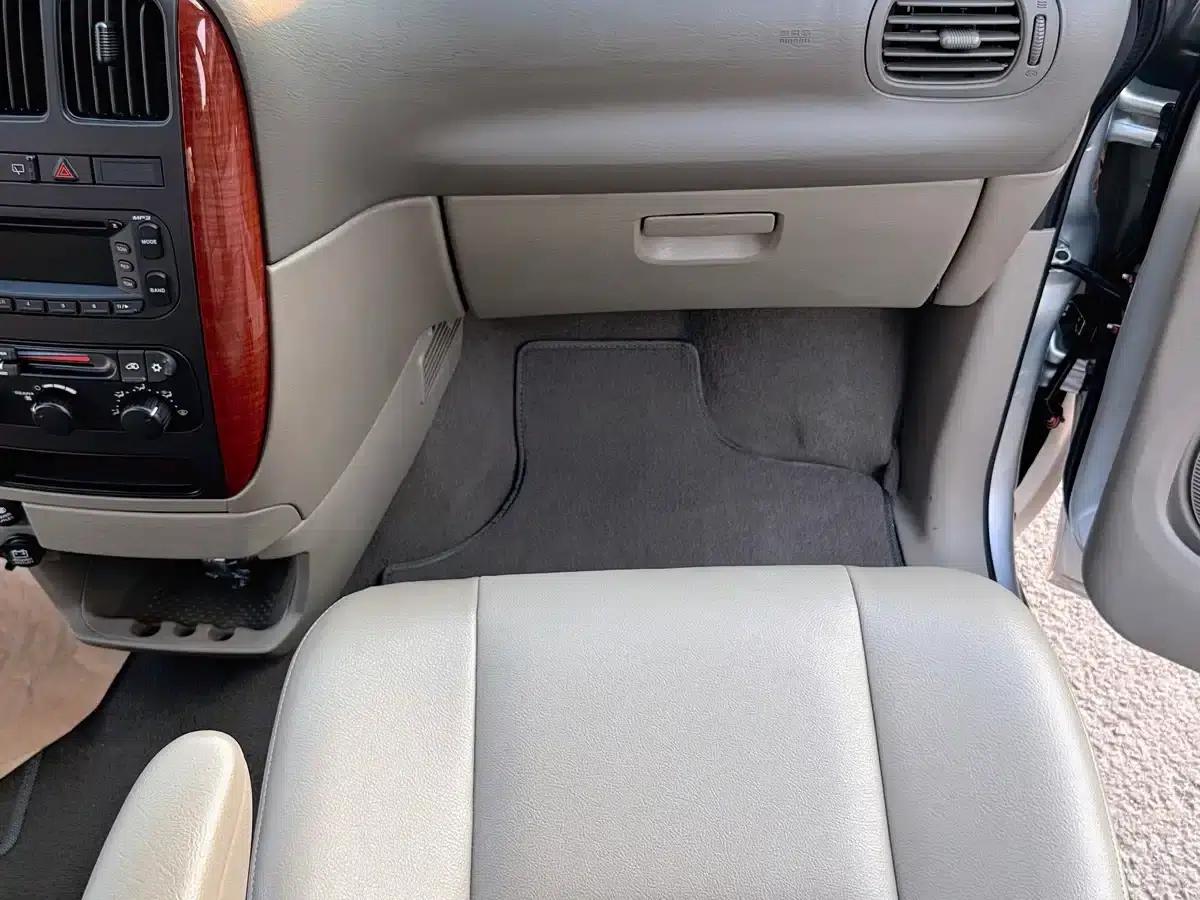 2012 Grand Voyager 3.0L Classic Edition — миниатюра 15
