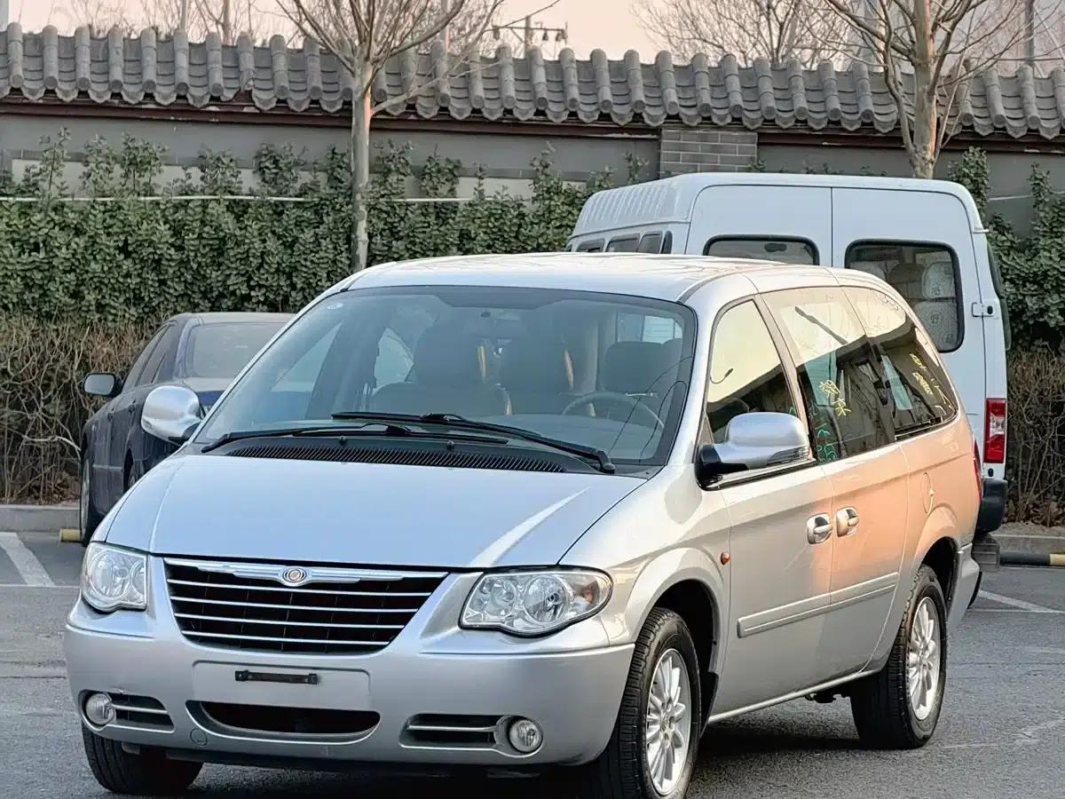2012 Grand Voyager 3.0L Classic Edition — миниатюра 3