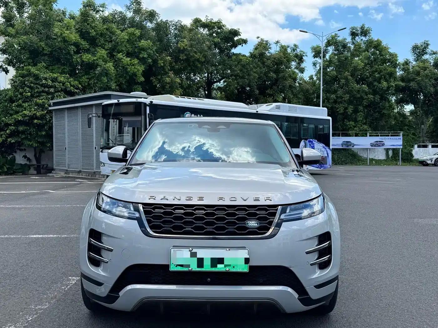 Range Rover Evoque Hybrid 2022 Model P300e Plug-in Electric Hybrid — миниатюра 1