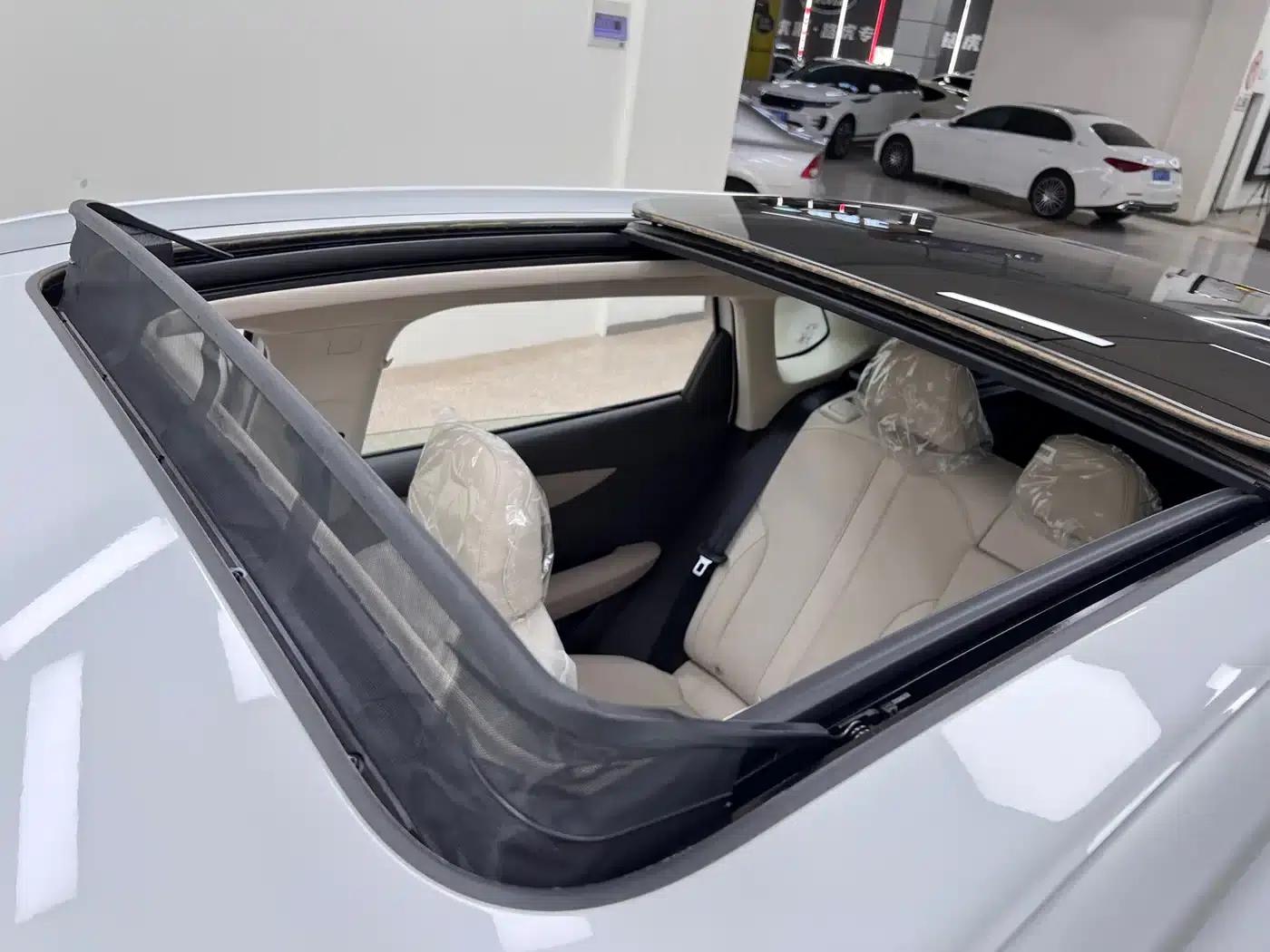 MG ES5 2025 425plus Rear-Wheel Drive — миниатюра 25