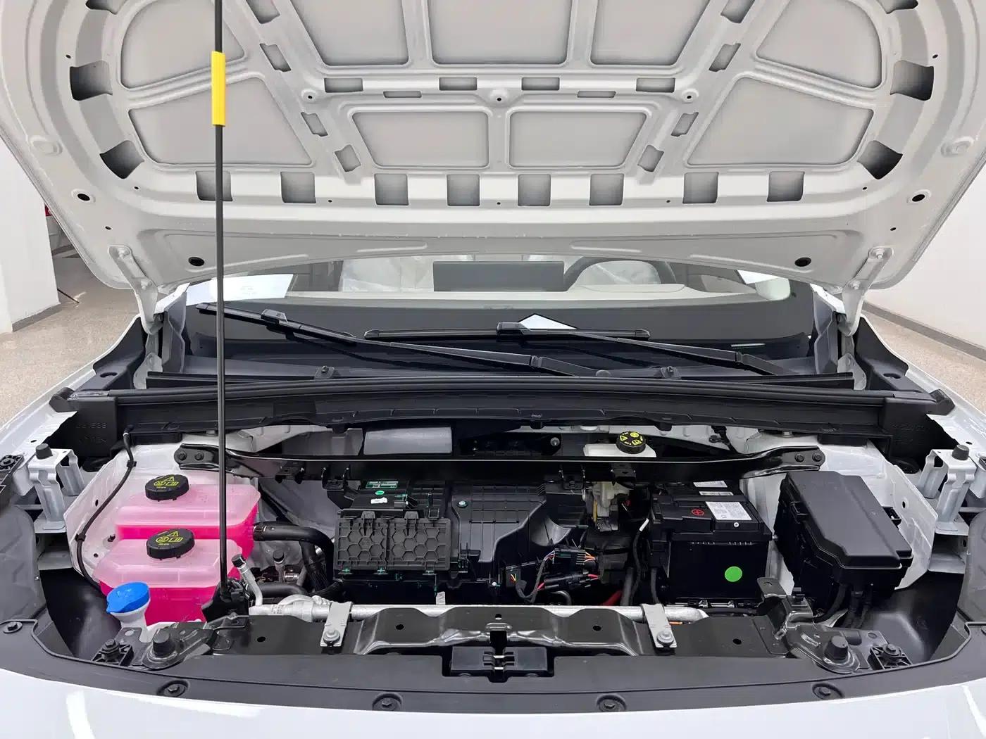 MG ES5 2025 425plus Rear-Wheel Drive — миниатюра 29