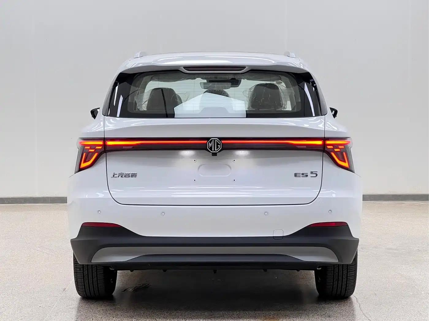 MG ES5 2025 425plus Rear-Wheel Drive — миниатюра 6