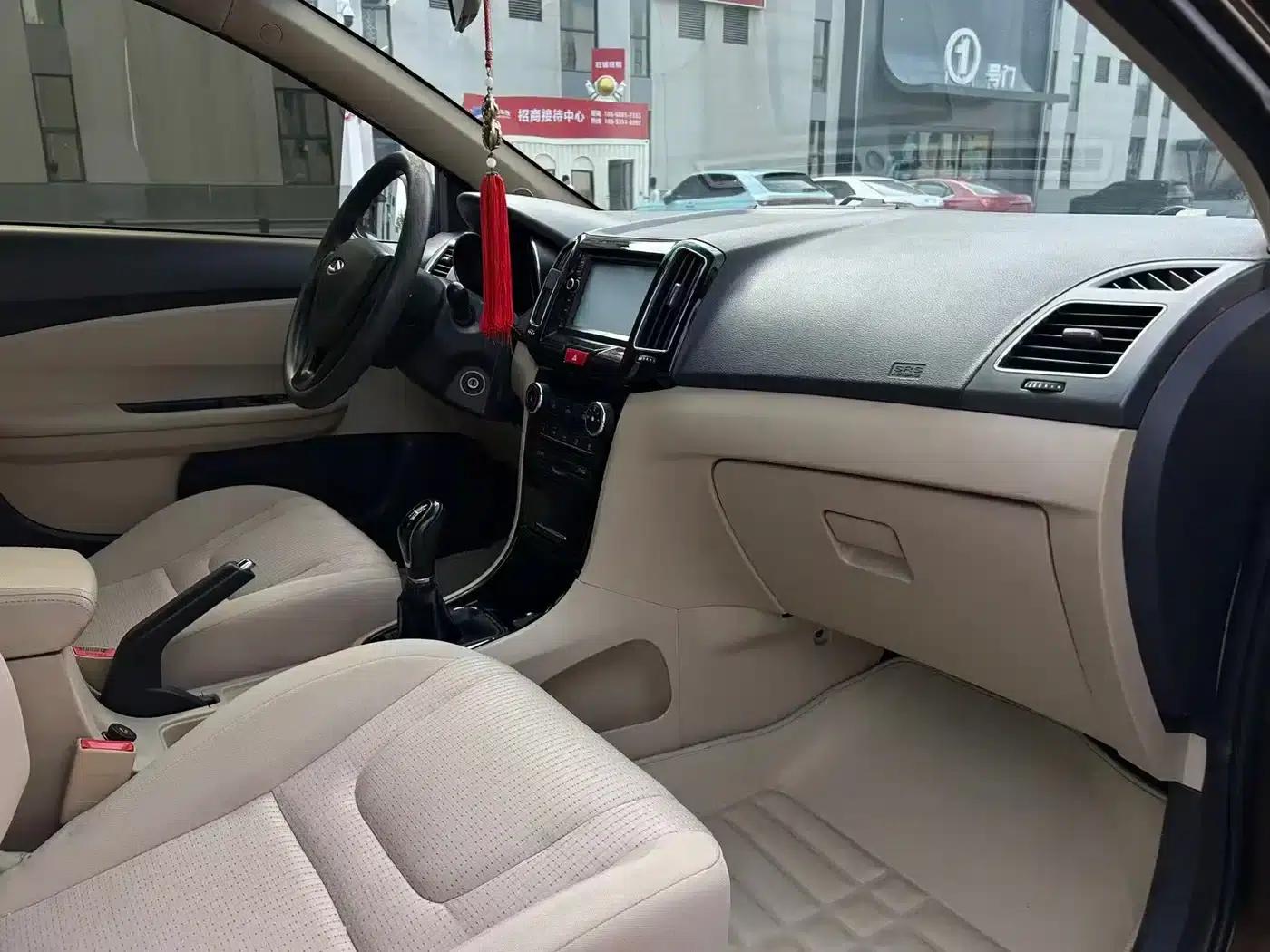 Chery E3 2015 1.5L Manual Comfort Edition — миниатюра 4