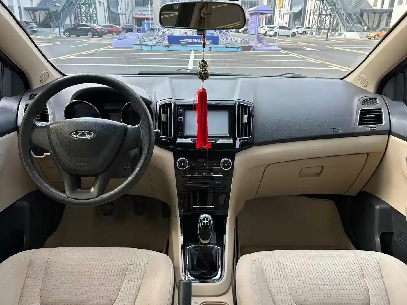 Chery E3 2015 1.5L Manual Comfort Edition — миниатюра 5