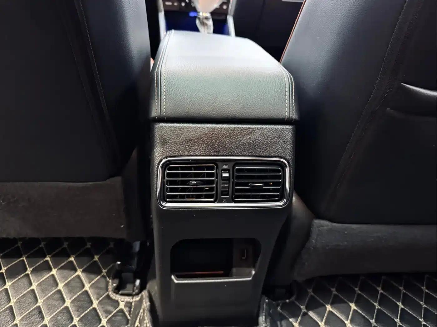 Venucia T60 2018 1.6L CVT Smart Edition (National V Emission Standard) — миниатюра 17