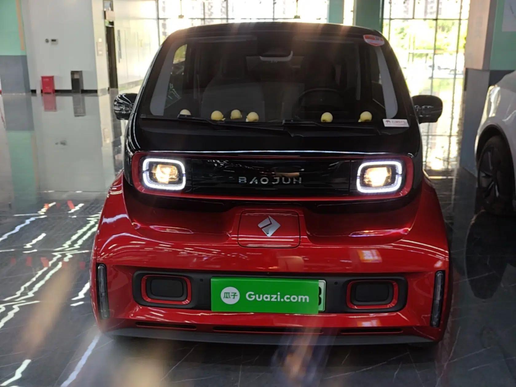 Used Baojun E300 2020 Plus Interstellar Future Edition — миниатюра 2