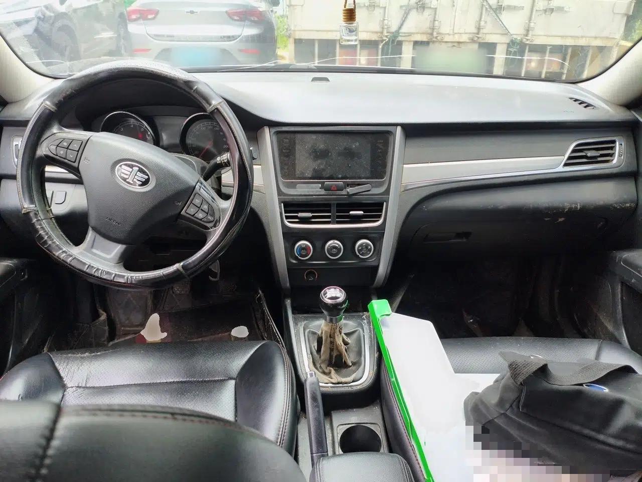 Used Bestune B30 2016 1.6L manual luxury version — миниатюра 9