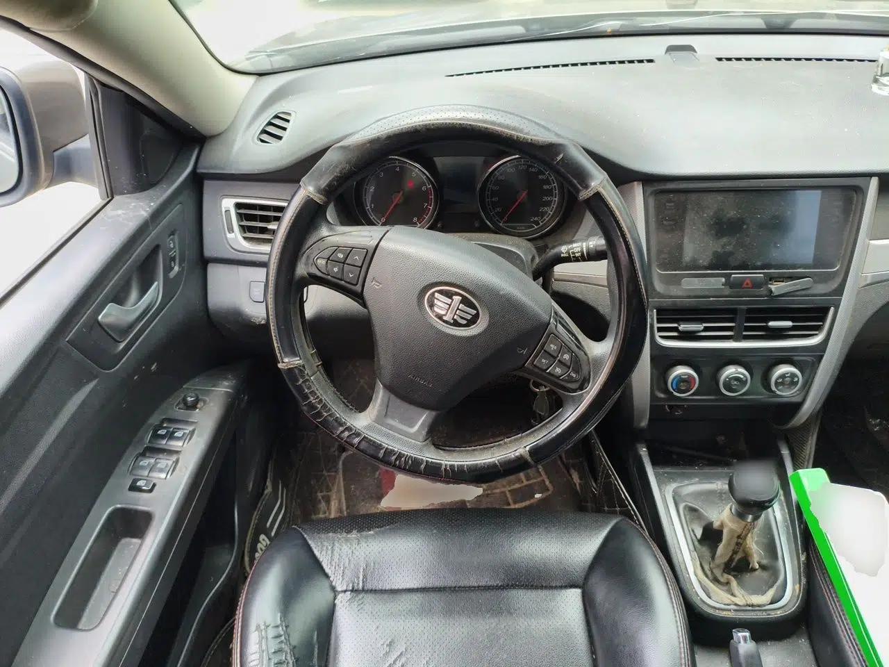 Used Bestune B30 2016 1.6L manual luxury version — миниатюра 10
