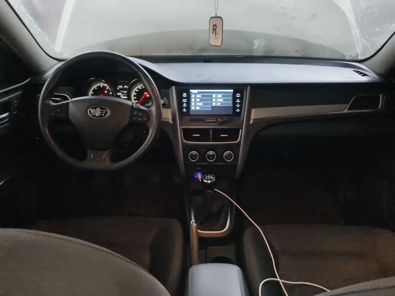 Used Bestune B30 2016 1.6L manual luxury version — миниатюра 9