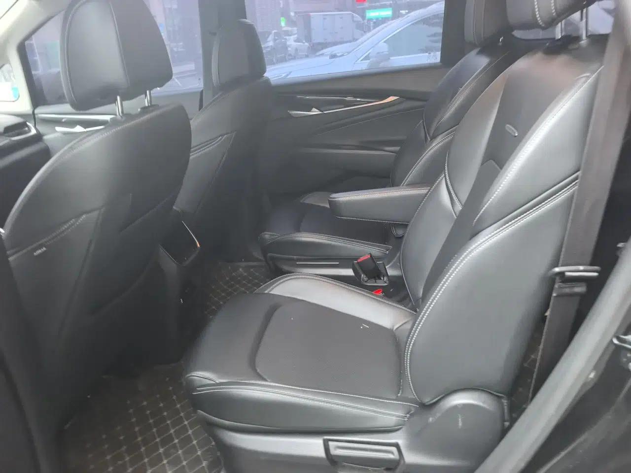Used SAIC MAXUS EUNIQ 5 2020 1.3T PLUG-IN Elite Edition — миниатюра 17